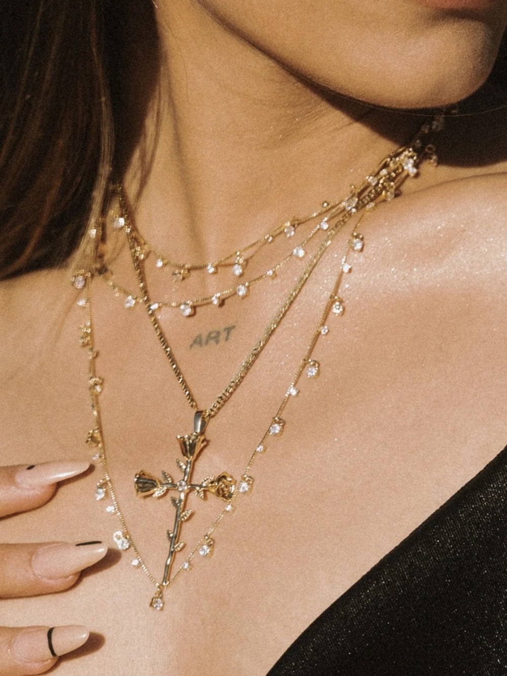Child of Wild Rosa Sacra Necklace Gold cross rose flower pendant necklace gold - Picture 12 of 16